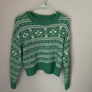 American Eagle Outfitters Faire Isle  Green and White Sweater Size Small